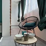 2 Pieces, Lumineux, Avec Parking *