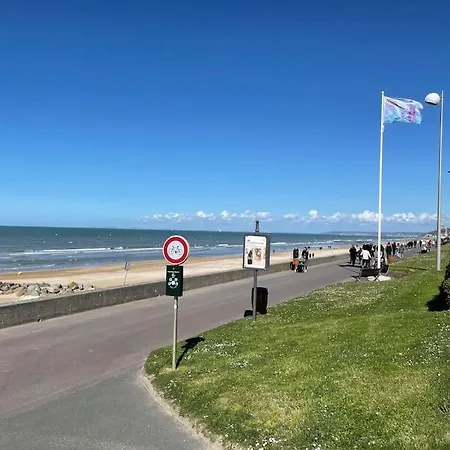2 Pieces, Lumineux, Avec Parking * Cabourg