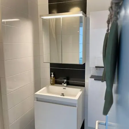 아파트 2 Pieces, Lumineux, Avec Parking *