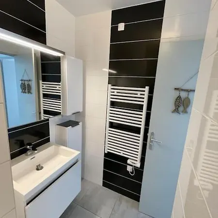2 Pieces, Lumineux, Avec Parking Apartment *