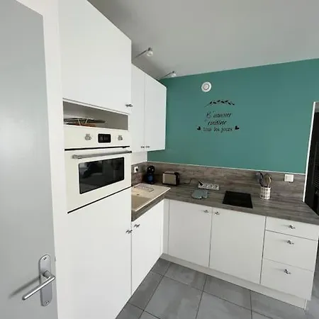 2 Pieces, Lumineux, Avec Parking 아파트 꺄부흐