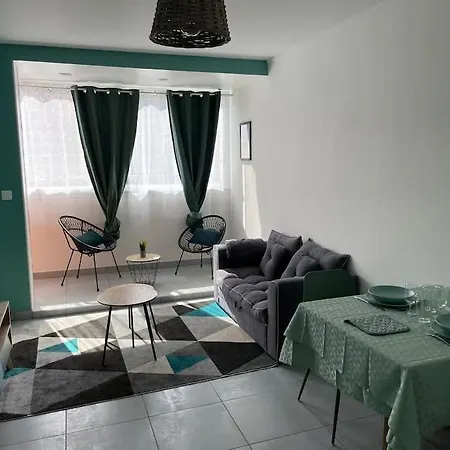 2 Pieces, Lumineux, Avec Parking 아파트 꺄부흐