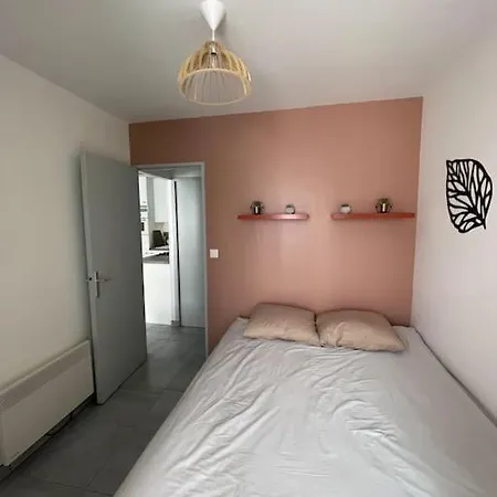 2 Pieces, Lumineux, Avec Parking * Cabourg