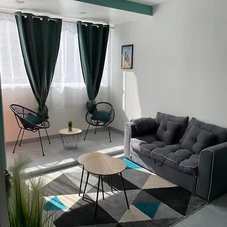 2 Pieces, Lumineux, Avec Parking Cabourg