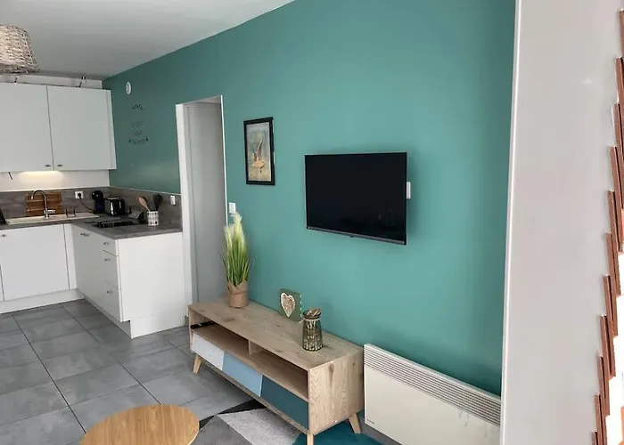 2 Pieces, Lumineux, Avec Parking Cabourg